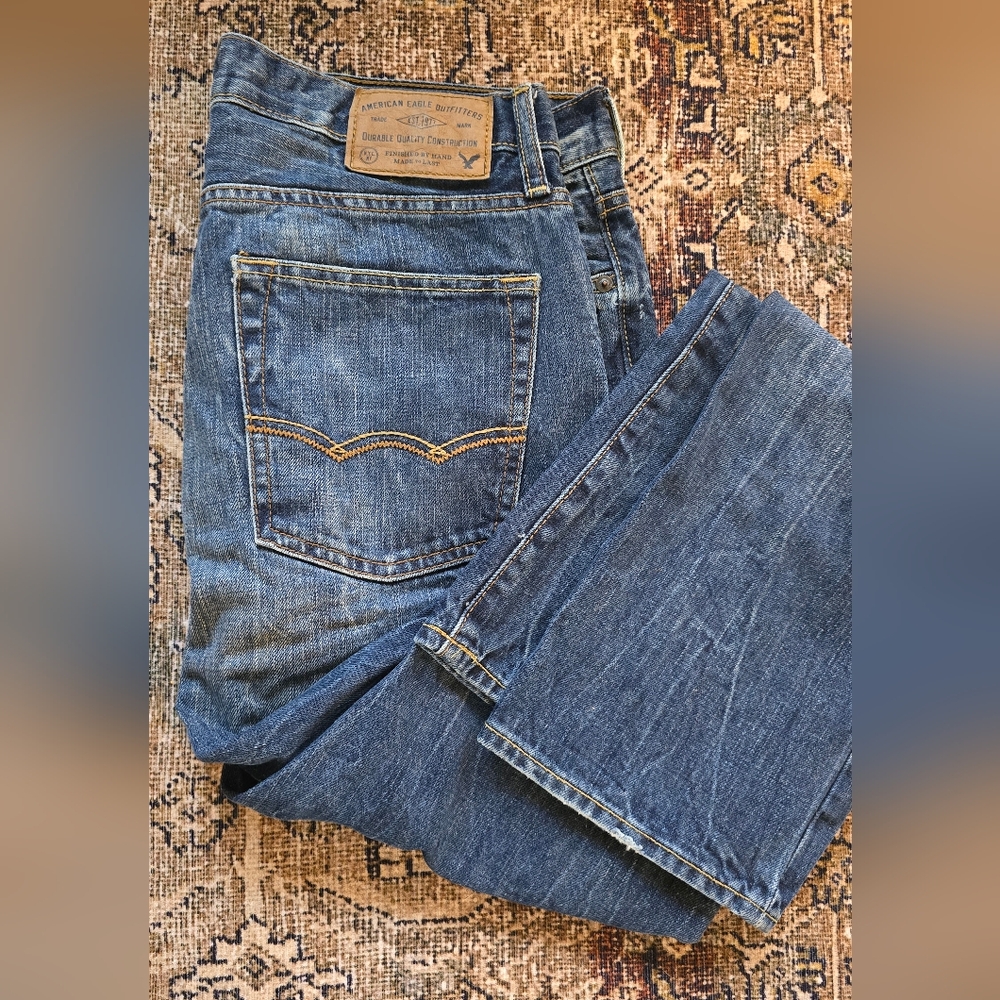 SOLD 🔥 - Men's AE Blue Jeans